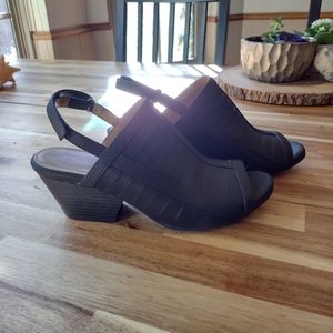 Natural Soul Dayna Chunky black heels Size 7.5